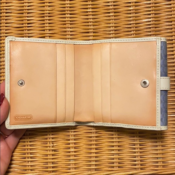 Authentic Coach wallet - Picture 2 of 5